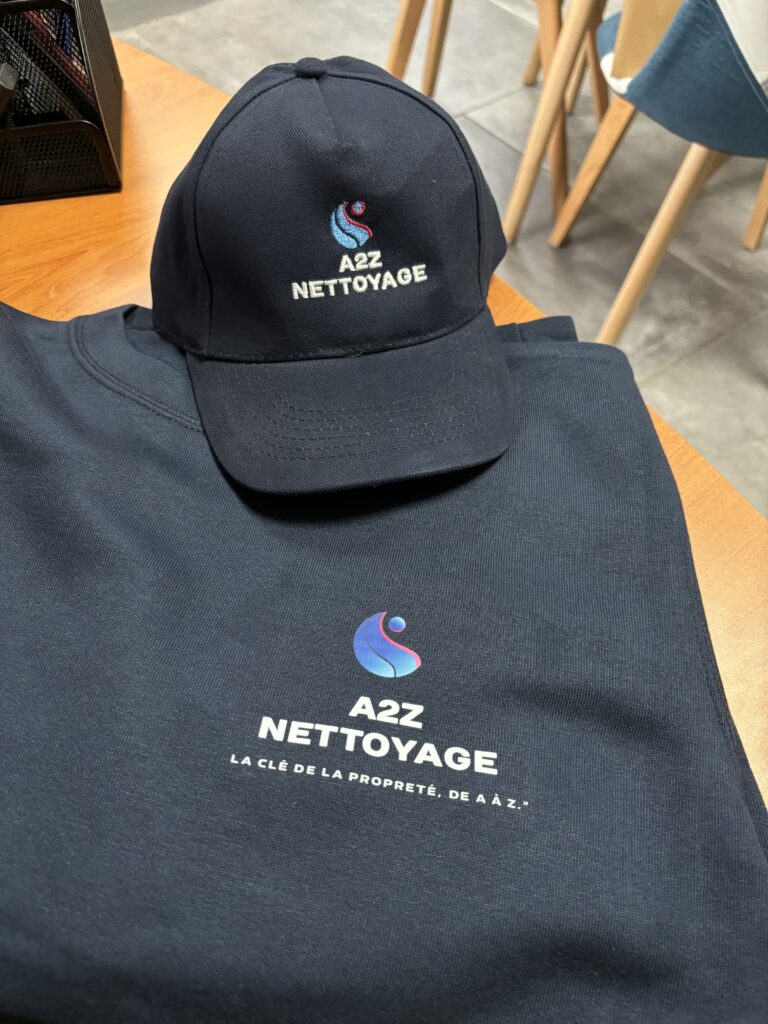 marquage textiles casquette brodée et T-shirt avec marquage DTF
