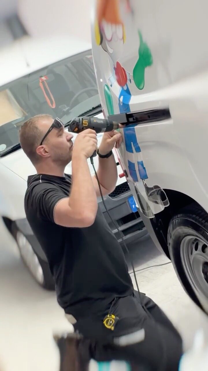 Un projet qui prend littéralement vie... 🔥

Chaque détail compte pour transformer un simple utilitaire en véritable support de communication !

#opuissance4 #marquagevehicule #alsace #communicationvisuelle