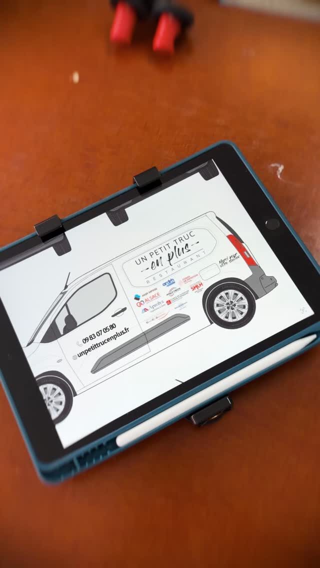 🚗 Un marquage qui accompagne chaque déplacement 👀✨

Réalisation d’un marquage véhicule pour le restaurant Un Petit Truc En Plus, avec un visuel pensé pour rester identifiable et visible sur la route.

Un rendu propre et soigné, fidèle à l’image du restaurant.

✔️ Une visibilité renforcée
✔️ Une identité bien retranscrite
✔️ Un rendu net et harmonieux

Une présence qui se remarque au premier regard.

🌐 https://www.opuissance4.com

📩 contact@opuissance4.com 

📍 57a rue des Romains, Sausheim

#opuissance4 #marquagevehicule #alsace #communicationvisuelle