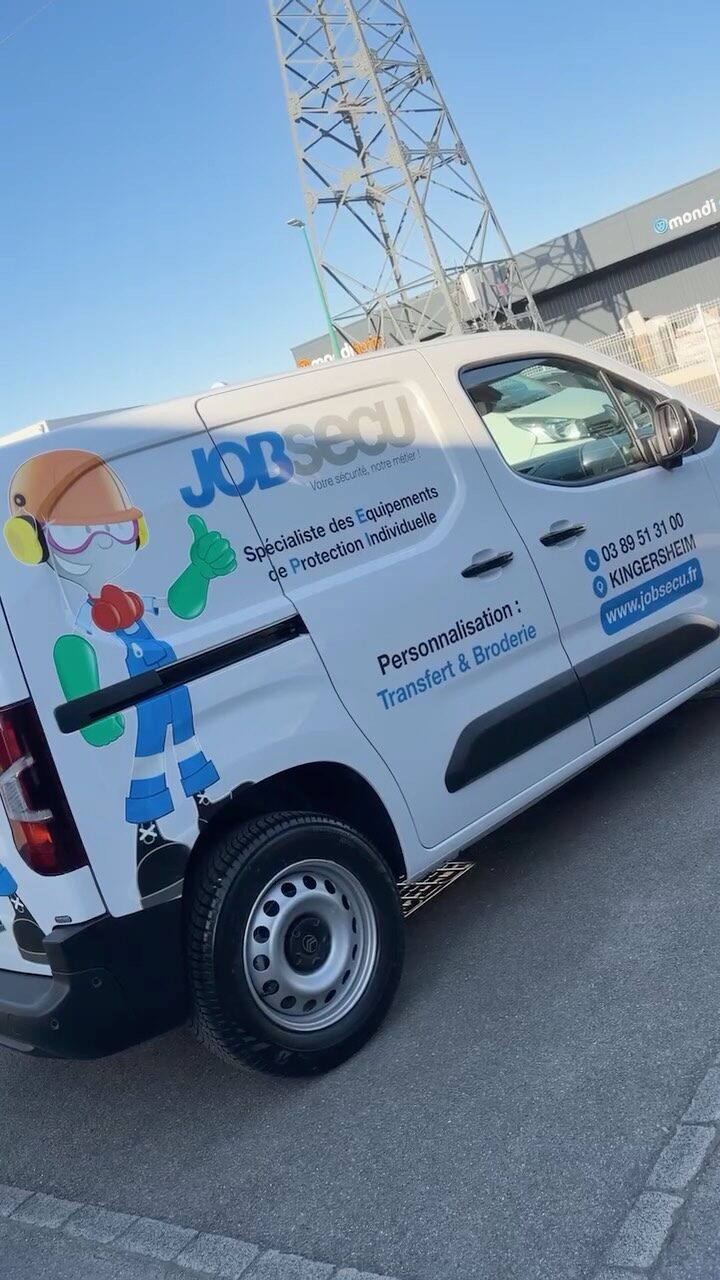 Un projet qui prend littéralement vie... 🔥

Chaque détail compte pour transformer un simple utilitaire en véritable support de communication !

#opuissance4 #marquagevehicule #alsace #communicationvisuelle